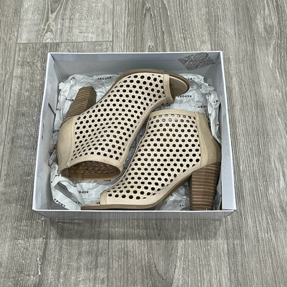 REPORT Ronan Faux Leather Ankle Bootie - Picture 1 of 7